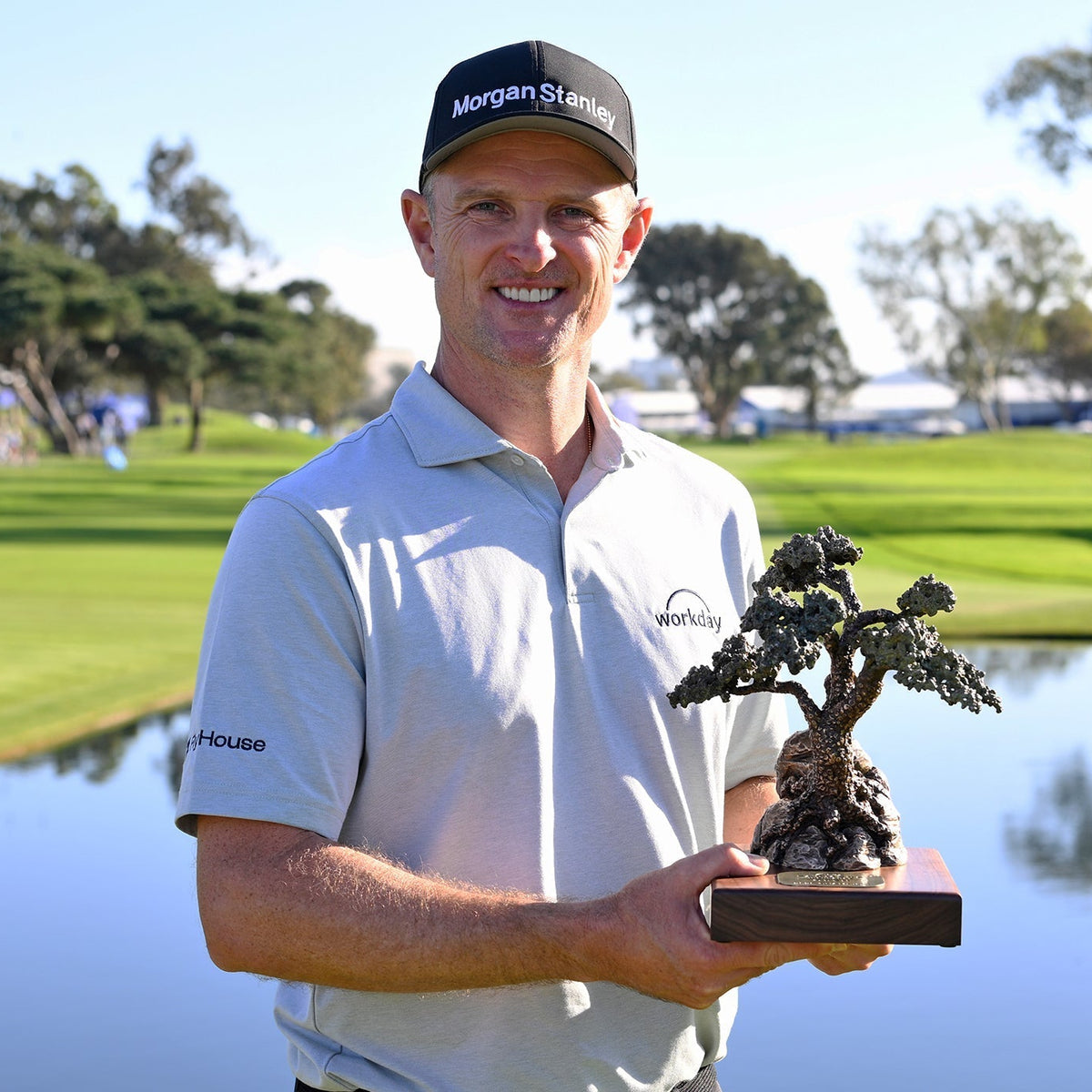 Justin Rose Goes Wire to Wire at Farmers Insurance Open